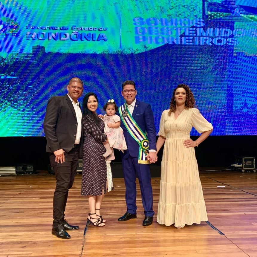 Cristiane Lopes prestigia posse do governador e dos novos secretários de Estado