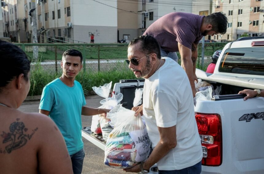 NATAL PARA TODOS: Dr. Macário Barros entrega mais de 200 cestas básicas através de ação solidária.