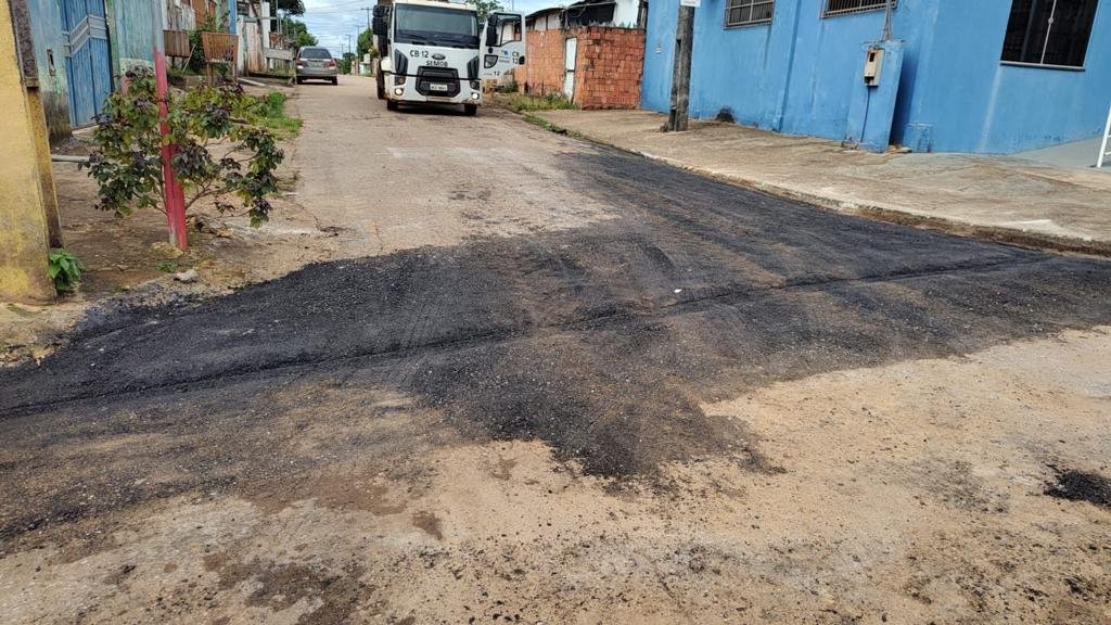 Serviço de tapa buraco é realizado na zona sul a pedido do vereador Edimilson Dourado