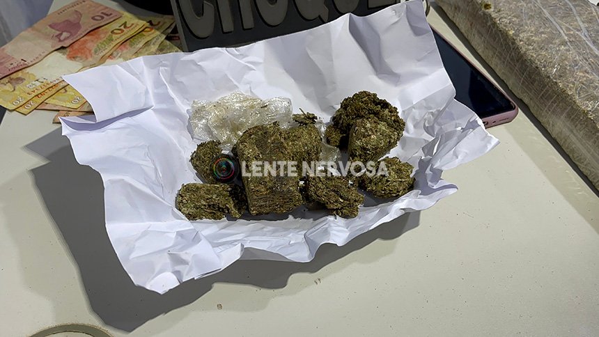 Motoboy é preso com mais de um quilo de droga em bolsa de entrega