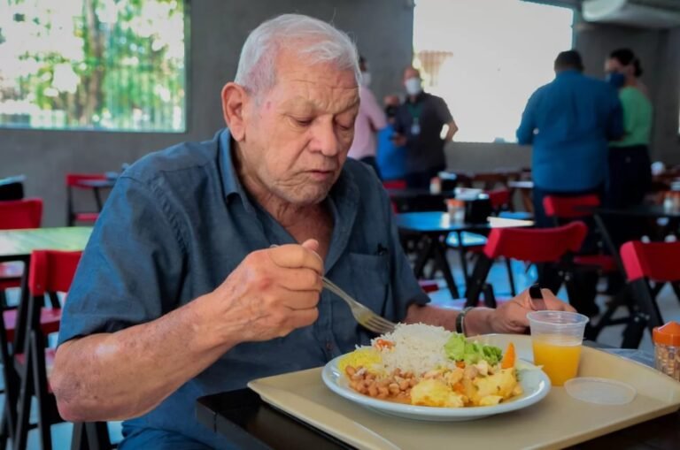 Ampliação do programa “Prato Fácil” começa a ser projetada pela secretária Luana Rocha