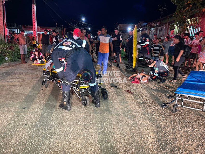Três pessoas ficam feridas em colisão frontal de motos na zona sul - FOTOS E VÍDEO
