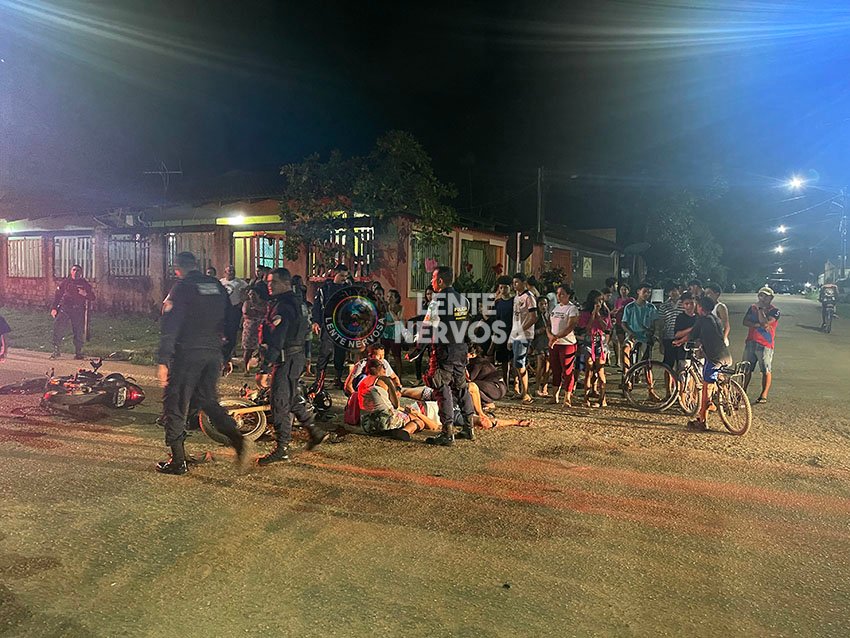 Três pessoas ficam feridas em colisão frontal de motos na zona sul - FOTOS E VÍDEO