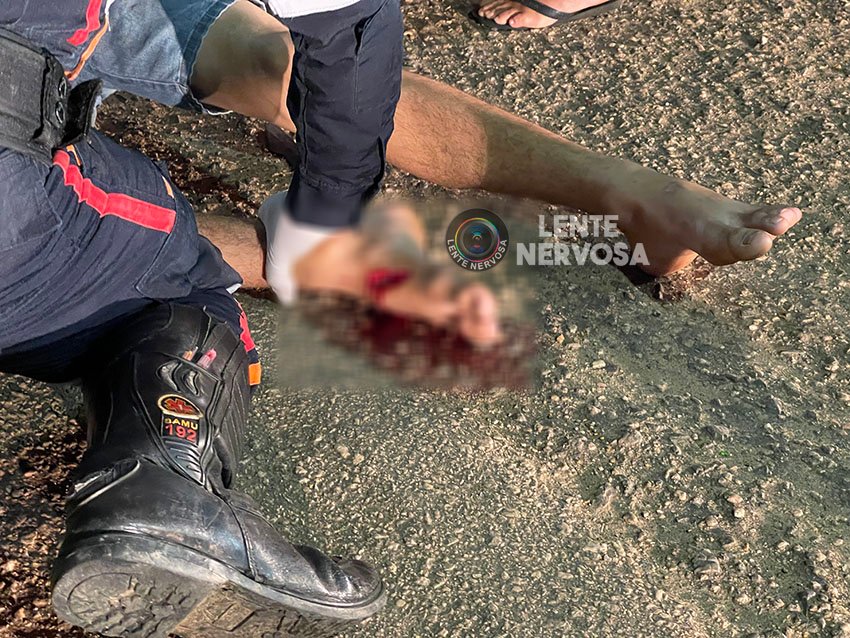 Três pessoas ficam feridas em colisão frontal de motos na zona sul - FOTOS E VÍDEO