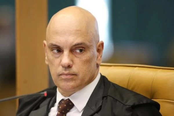 Presos de 8/1 só poderão receber visitas com autorização de Moraes