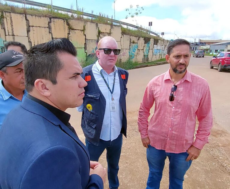 Últimas Notícias 9 Vereador Edimilson Dourado trata sobre sinalização e transporte público com secretário da Semtran