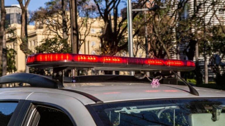 Enfermeira amarra namorado para fazer ‘algo diferente’ e dá facadas nele