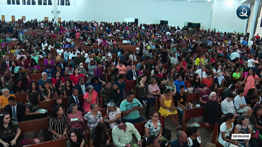 Cristiane Lopes marca presença no centésimo primeiro aniversário da Igreja Assembleia de Deus, em Rondônia