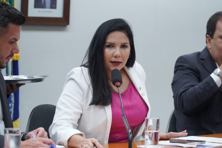 Últimas Notícias 6 Para que os verdadeiros culpados sejam investigados e punidos Cristiane Lopes assina CPMI do dia 8 de janeiro