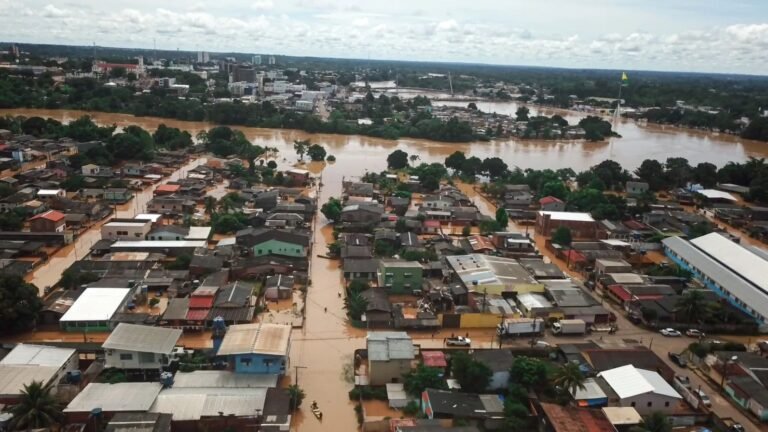 Nível do Rio Acre sobe mais 8 centímetros em 12 horas e alcança 17,18m