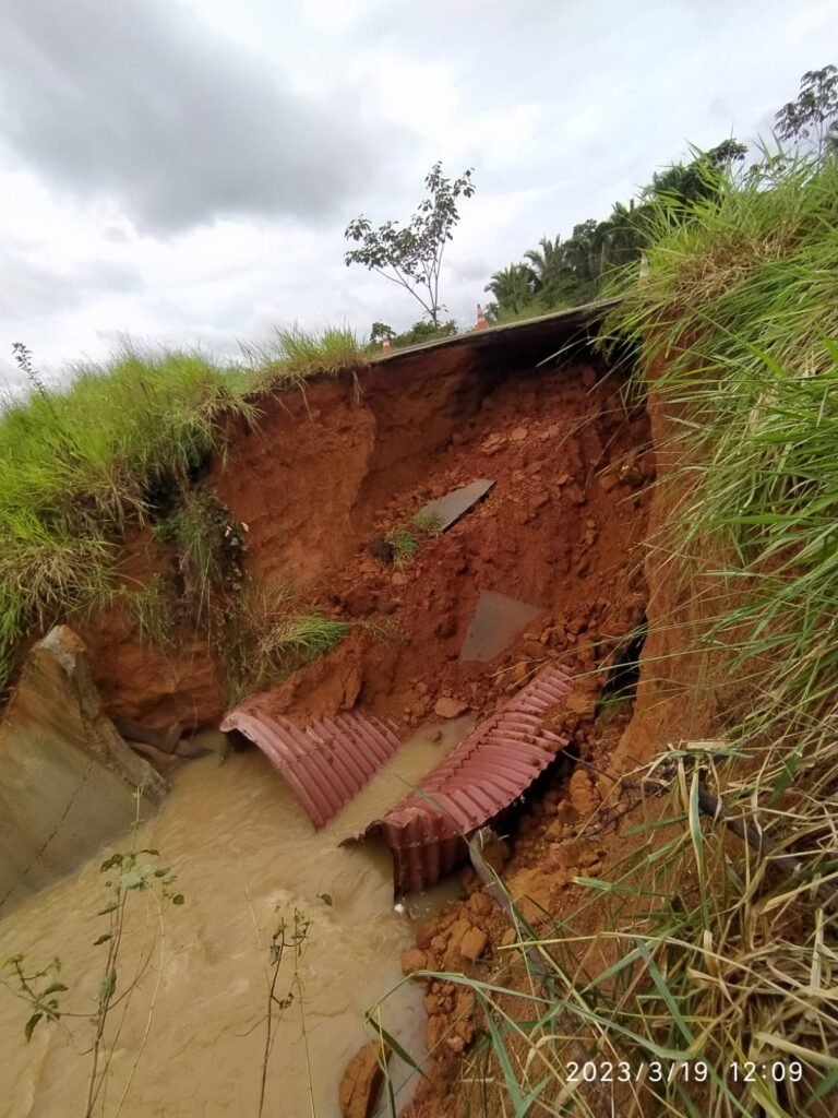 Últimas Notícias 8 PRF confirma desbarrancamento em trecho da BR-364, em RO