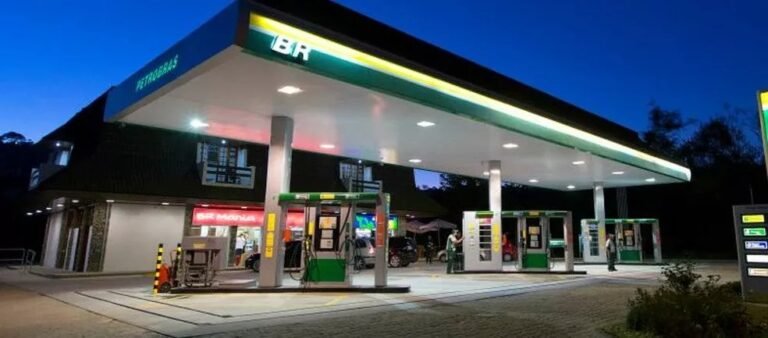 Últimas Notícias 8 Preço médio da gasolina fica em R$ 6 pela terceira semana seguida nos postos de RO