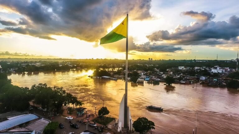 SUBINDO – Rio Acre sobe mais 1 centímetro e marca 17,27m