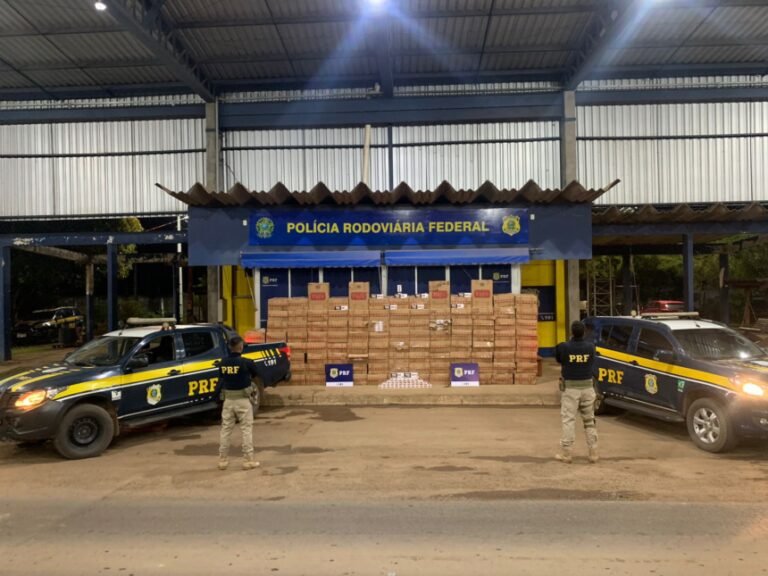 Últimas Notícias 3 PRF apreende carga de cigarro contrabandeado avaliada em quase R$400 mil – VÍDEO