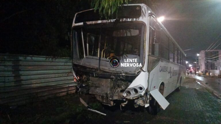 Últimas Notícias 7 URGENTE – Ônibus coletivo causa gravíssimo acidente no centro da capital