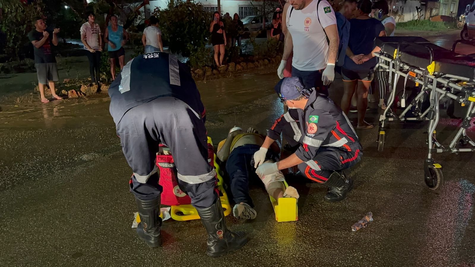 Acidente envolvendo três veículos resulta em vários feridos na zona Sul da capital