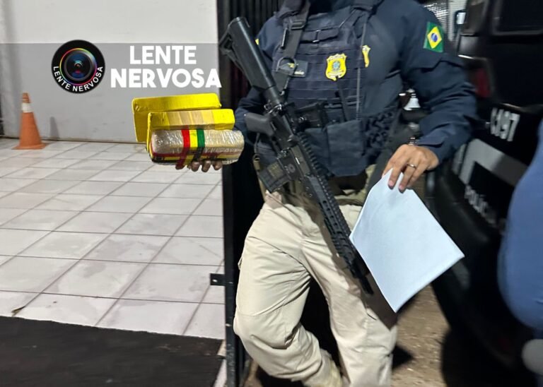 Mãe e filha são presas pela PRF com drogas em táxi na BR-364