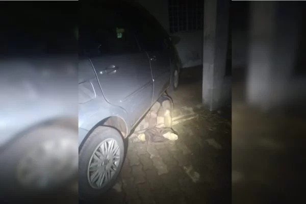 Mulher dirige 40 km com corpo preso embaixo do carro, em Brasília