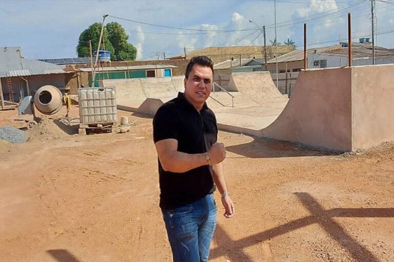 Vereador Edimilson Dourado participa de solenidade de assinatura da ordem de serviço para construção de Escola no Cristal da Calama