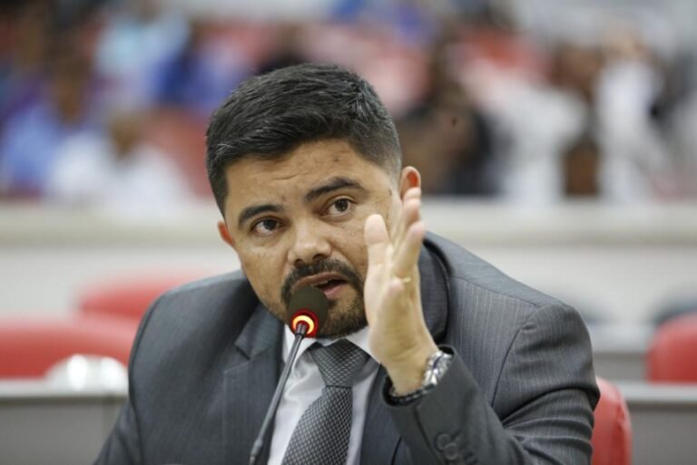 Últimas Notícias 2 FACADA DO IPTU: “Vereadores estão de joelhos para Hildon Chaves”, denuncia Jesuíno Boabaid