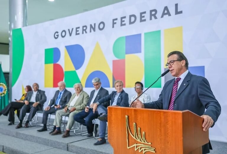 Últimas Notícias 7 Governo Lula quer extinguir crédito consignado com garantia de FGTS