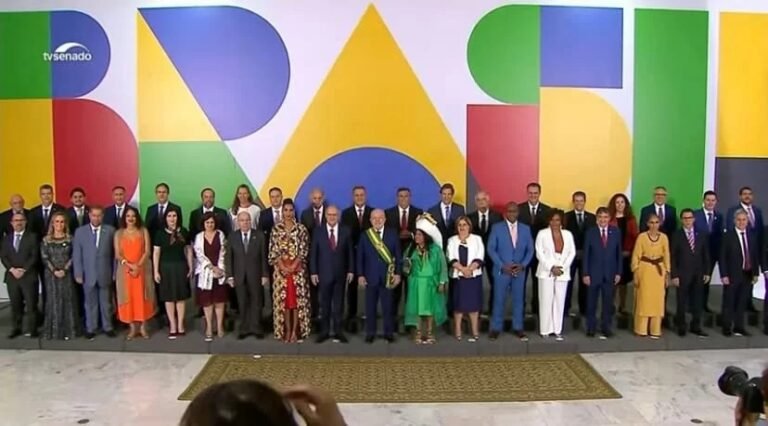 Últimas Notícias 1 Golpistas que usam imagens de ministros para dar golpes pelo WhatsApp, são alvo de operação