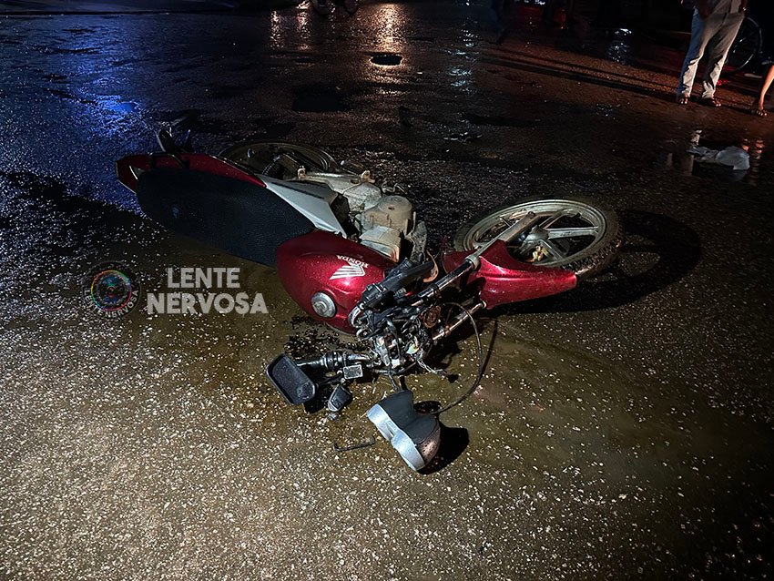 GRAVE: motoboy fratura mandíbula e nariz ao colidir em carro que invadiu preferencial – VÍDEO 5 GRAVE: motoboy fratura mandíbula e nariz ao colidir em carro que invadiu preferencial – VÍDEO