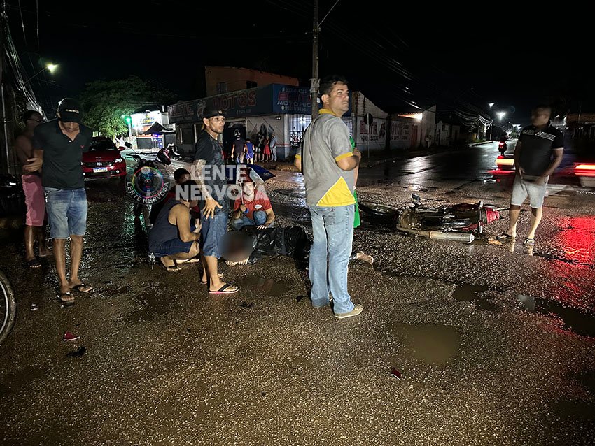 GRAVE: motoboy fratura mandíbula e nariz ao colidir em carro que invadiu preferencial – VÍDEO