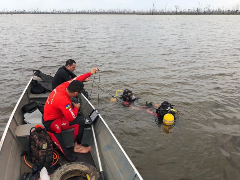 Mergulhadores do Corpo de Bombeiros Militar reforçam cuidados em embarcações e banhos nos rios