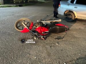 URGENTE - Motociclista fica ferido em colisão frontal na zona Sul