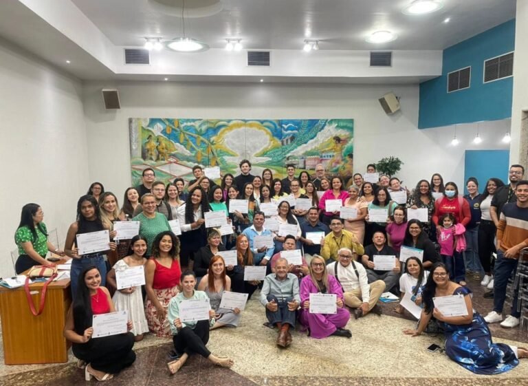 LIBRAS – Vereadora Márcia Socorristas concluiu curso e destaca importância da linguagem