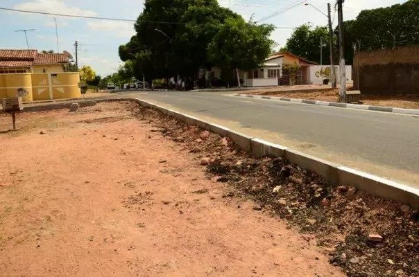 SUSPEITA – Empresa recebe quase R$ 20 milhões para reformar calçadas em Roraima