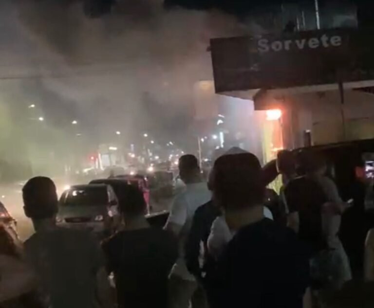 Últimas Notícias 4 Curto circuito em fiação elétrica assusta clientes na capital – VEJA VÍDEO