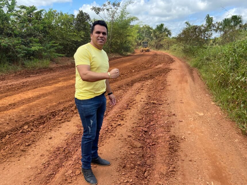 Estradas rurais recebem melhorias a pedido do vereador Edimilson Dourado 1 Estradas rurais recebem melhorias a pedido do vereador Edimilson Dourado