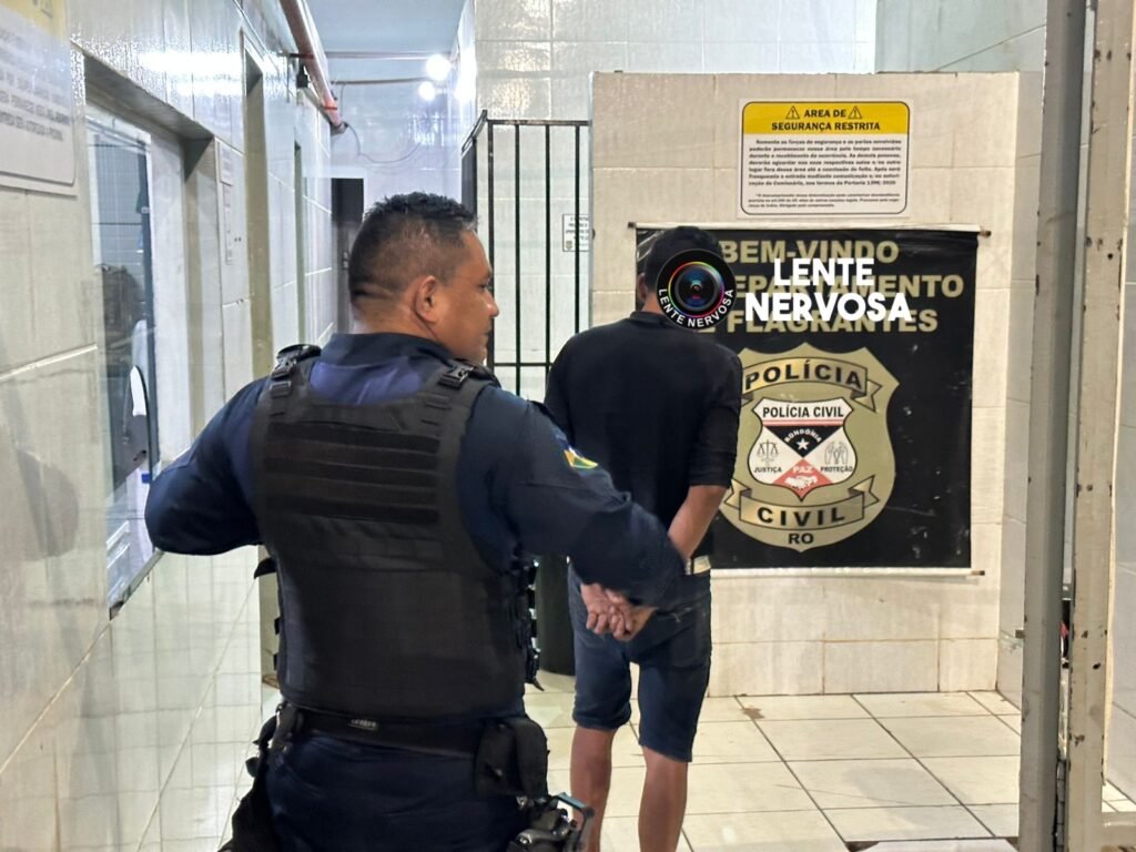 PARABÉNS - No dia do aniversário, homem tenta furtar moto e leva surra de alunos