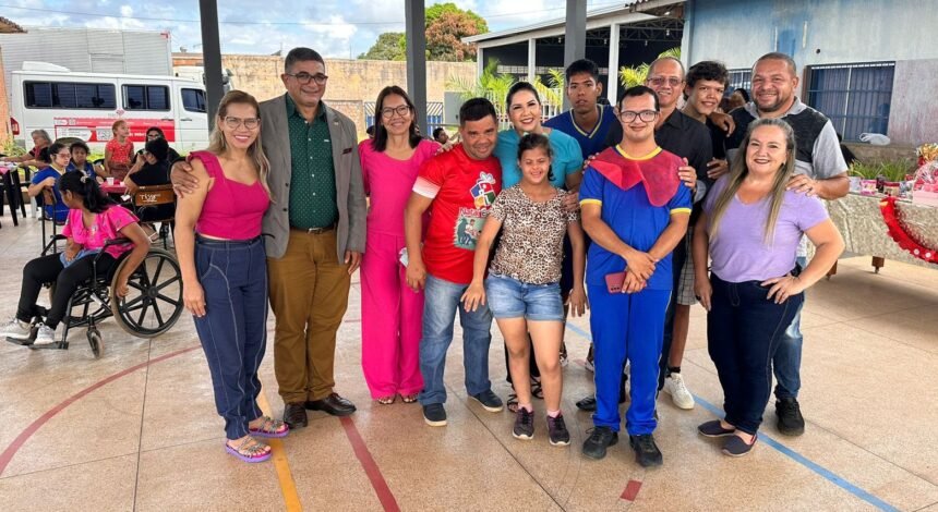 Na APAE de Porto Velho, Cristiane Lopes comemora o mês das mães