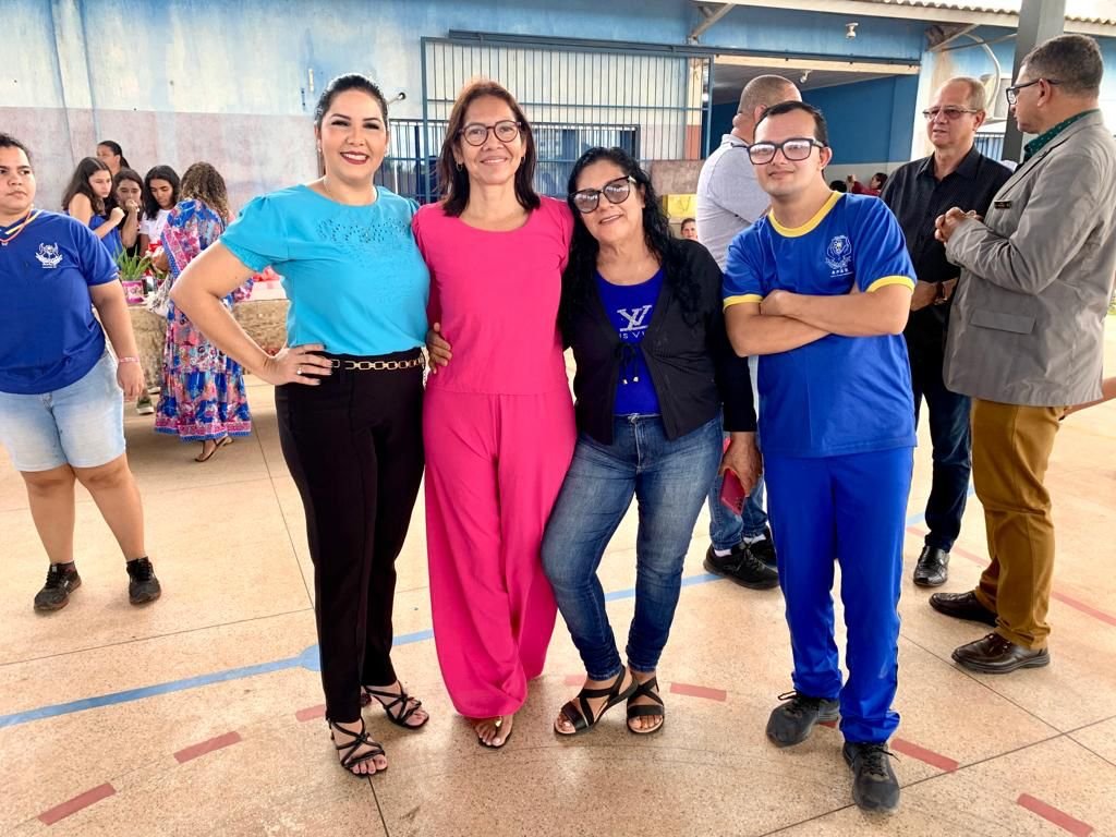 Na APAE de Porto Velho, Cristiane Lopes comemora o mês das mães