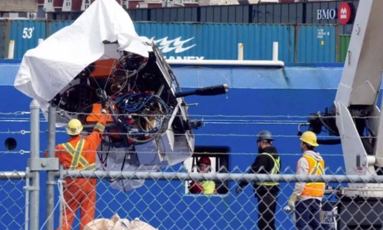 Destroços do submersível do Titanic são retirados do mar - VEJA O VÍDEO