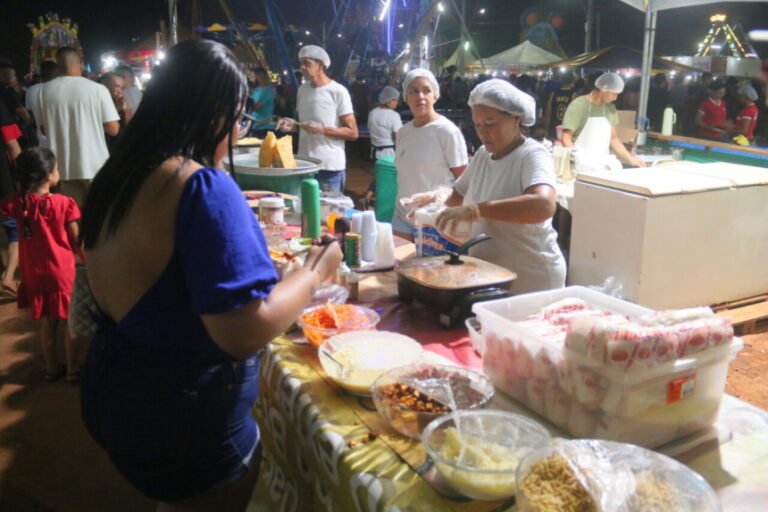 Arraial Flor do Maracujá garante oportunidade de mais renda para comerciantes e movimenta a economia