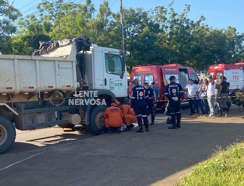 PONTO CEGO: Motociclista morre ao ser arrastado por caminhão caçamba em Porto Velho