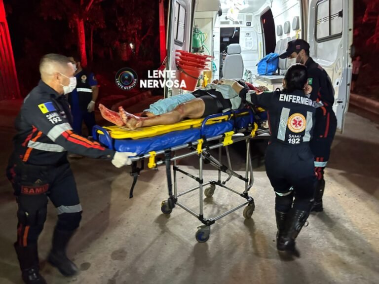 Mulher fica gravemente ferida ao ser atacada a golpes de facões pelo ex-marido