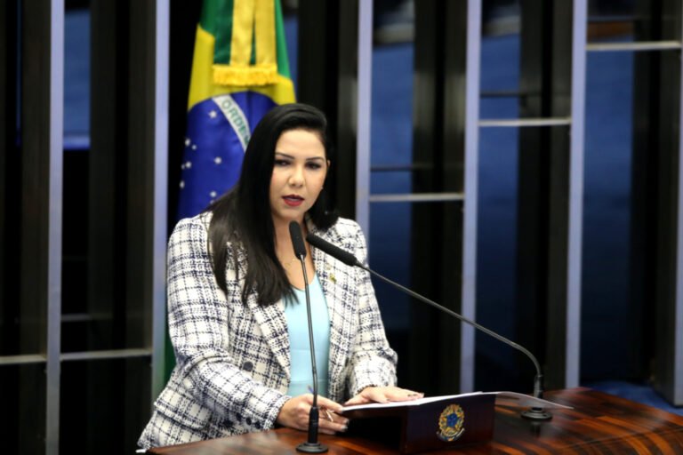 Últimas Notícias 5 Cristiane Lopes protocola emenda à MP do Programa Mais Médicos para ampliar atendimento