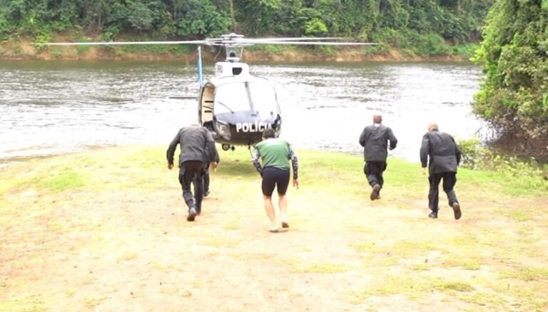 Profissionais da segurança pública participam de treinamento de resgate e salvamento aquático