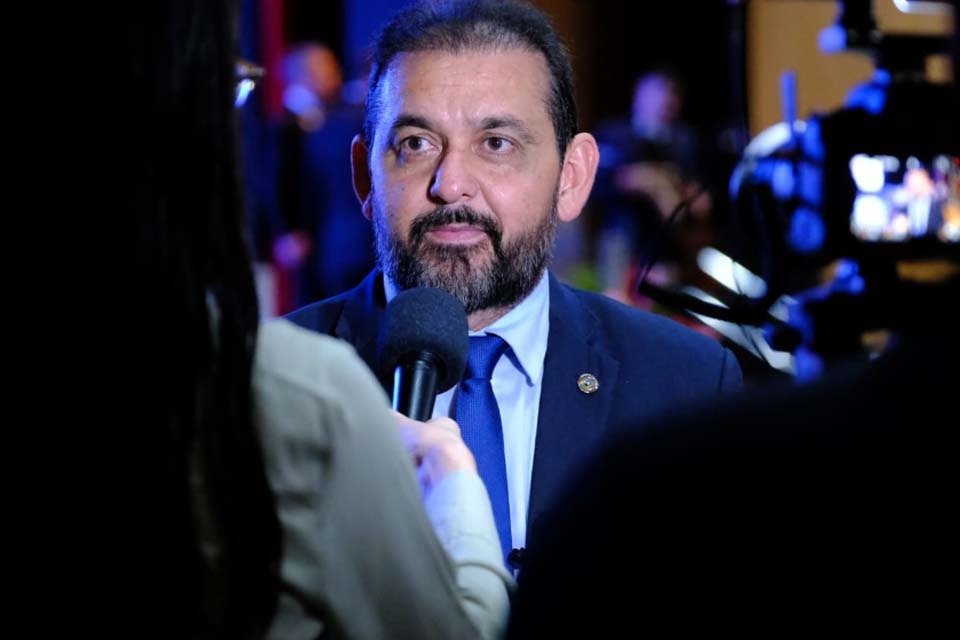 Deputado Estadual Laerte Gomes defende permanência de escolas militares em RO