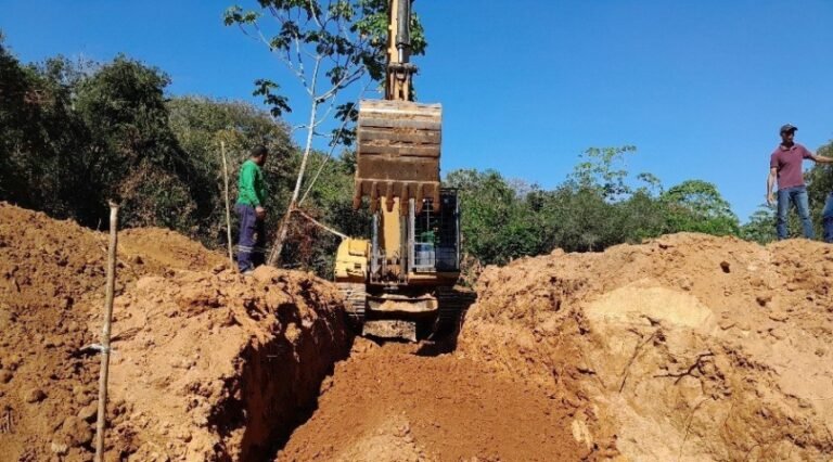 Estrada dos Periquitos recebe manutenção e recuperação