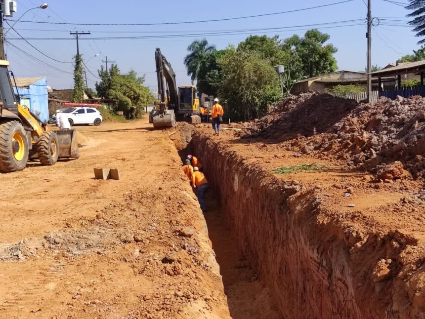 Trabalhos de pavimentação e drenagem avançam nos bairros Três Marias, Mariana, Novo Horizonte e Cidade do Lobo 1 Trabalhos de pavimentação e drenagem avançam nos bairros Três Marias, Mariana, Novo Horizonte e Cidade do Lobo