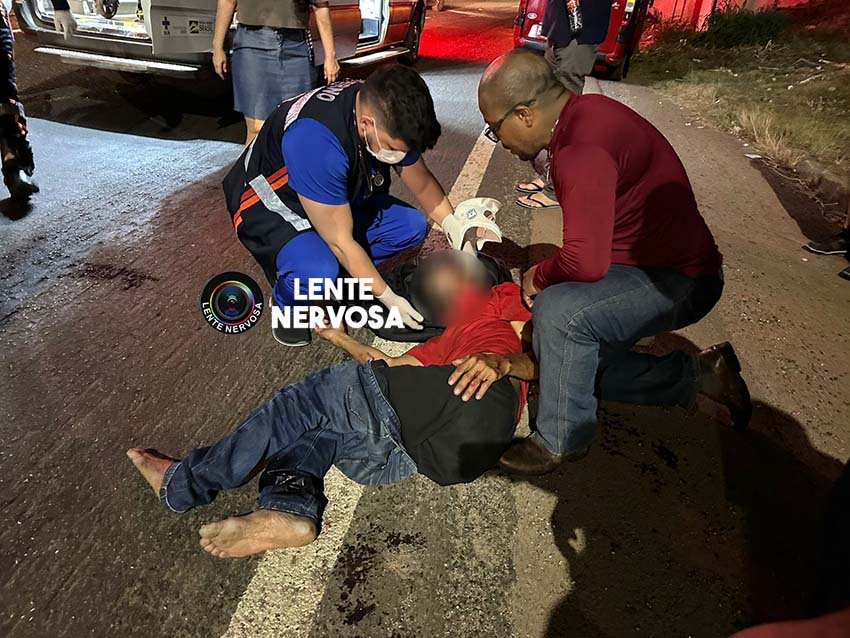 Ciclista tem perna quebrada ao ser atropelada por motociclista quando atravessava a BR-364, na capital - VÍDEO