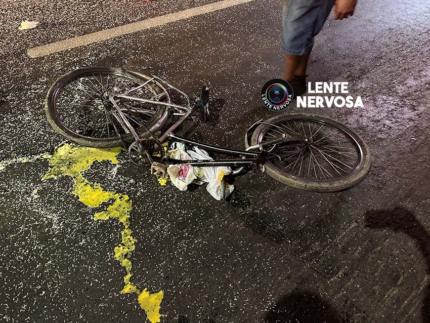 Ciclista tem perna quebrada ao ser atropelada por motociclista quando atravessava a BR-364, na capital - VÍDEO