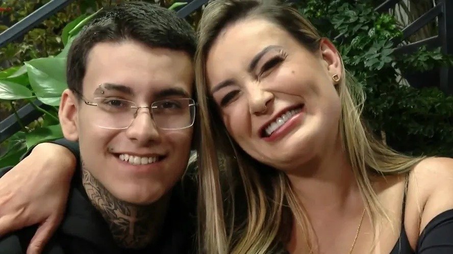 Saiba o salário do filho de Andressa Urach para gravar pornôs da mãe