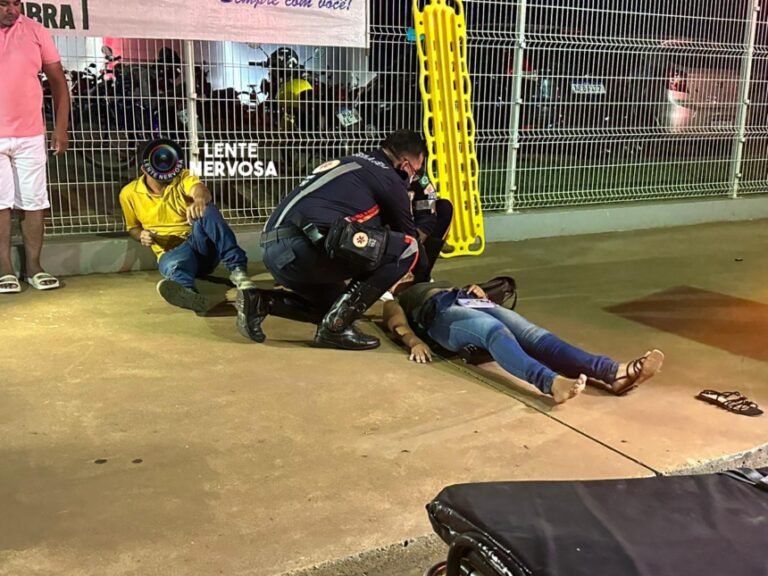 Irmãos ficam feridos em queda de moto na zona leste